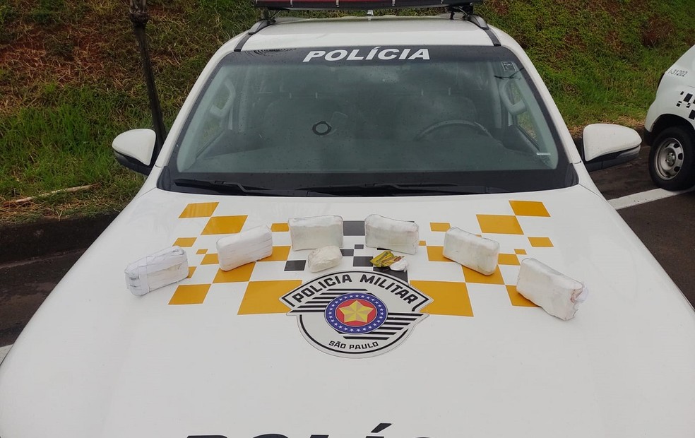 Pasta base de cocaína apreendida com bolivianas em Santa Cruz do Rio Pardo (SP) — Foto: Polícia Rodoviária/Divulgação