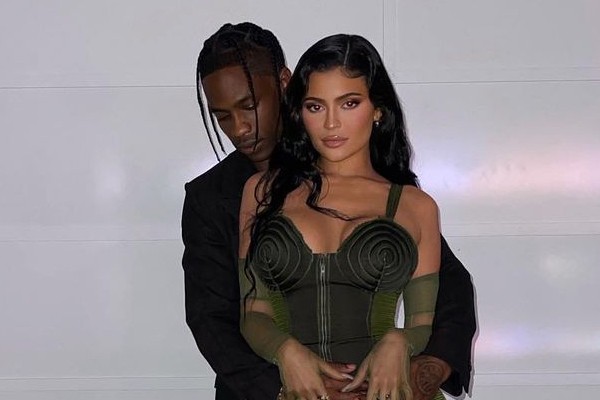 Kylie Jenner está brigando com Travis Scott por ele não querer morar com  ela, diz site - Monet | Celebridades