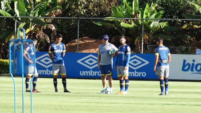 Cruzeiro volta de folga, e Mano monta time para pegar a Caldense, na quinta