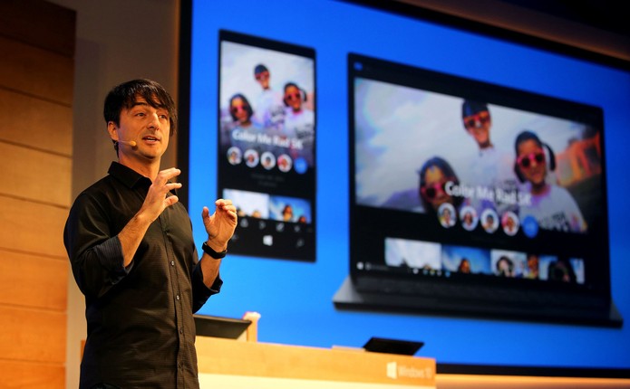 Joe Belfiore, executivo da Microsoft, mostra novo Windows 10 com recursos inéditos (Foto: Divulgação/Microsoft)