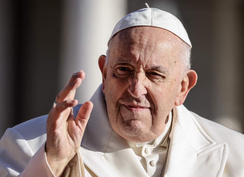 Papa Francisco é internado com problema respiratório, em Roma