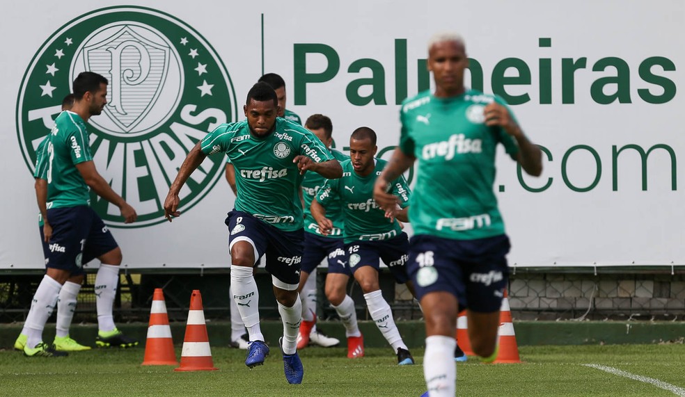 Borja está bem atrás de Deyverson em disputa por vaga no Palmeiras — Foto: Cesar Greco / Ag Palmeiras 