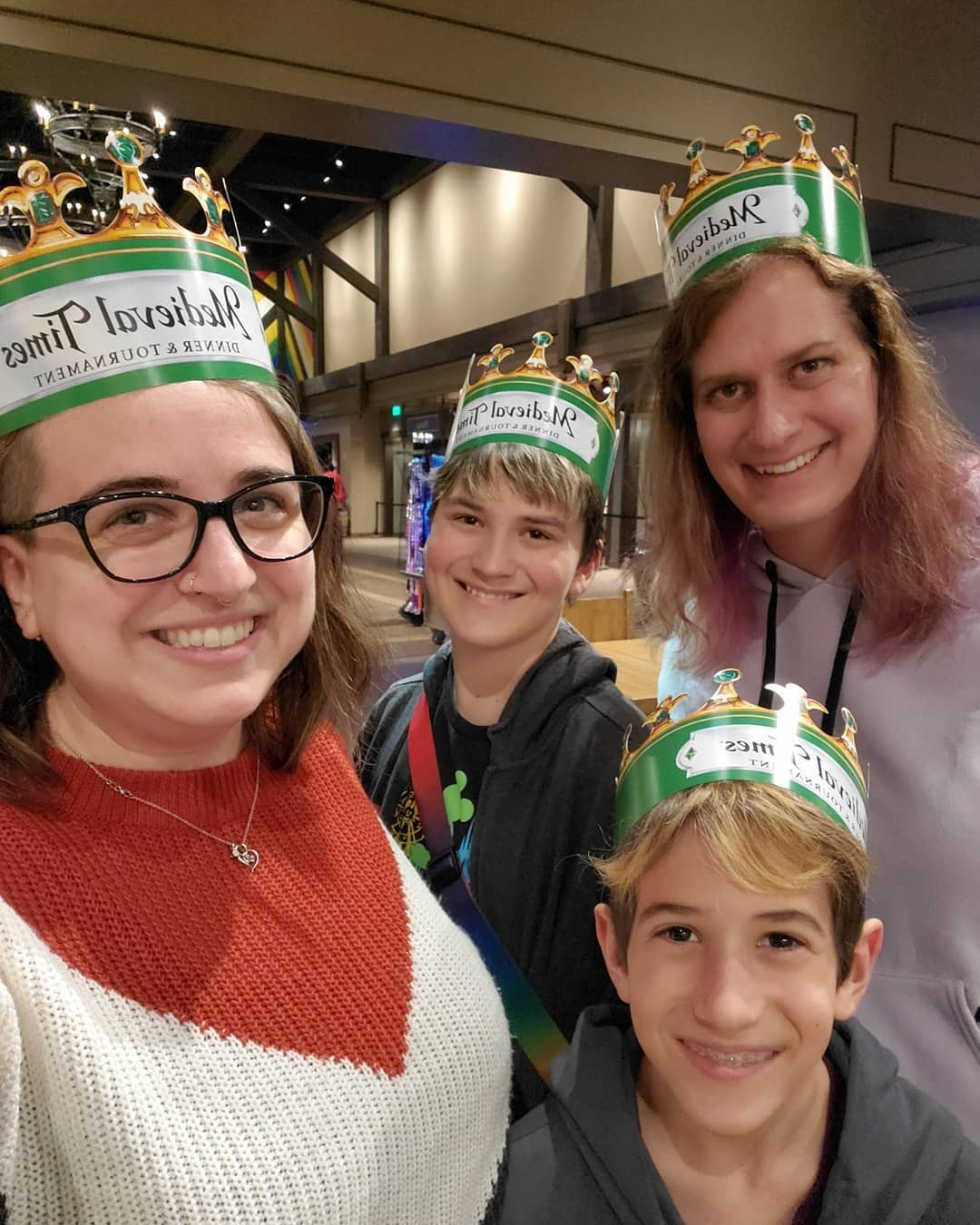Jenni Barrett e Sarah Chandler com os filhos Morgan e Toby (Foto: Reprodução/Instagram)