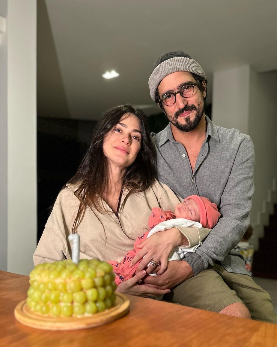 Thaila Ayala e Renato Góes celebram 1 mês de vida da filha caçula, Tereza