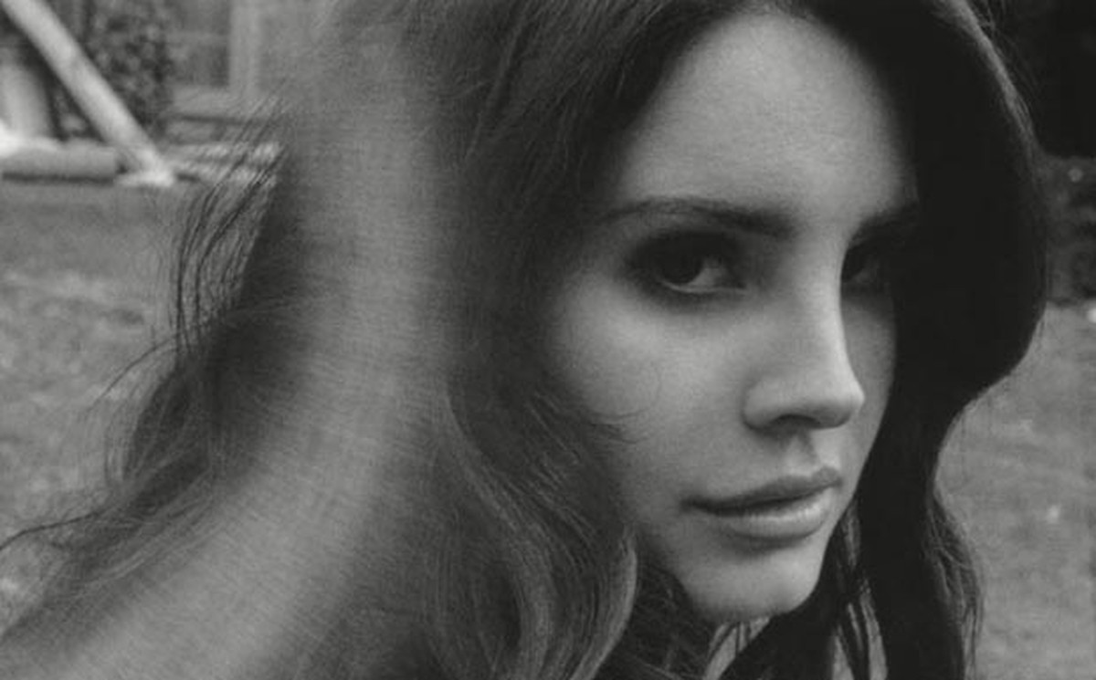 Lana Del Rey libera "Shades Of Cool" e toca "Ultraviolence" ao vivo em
