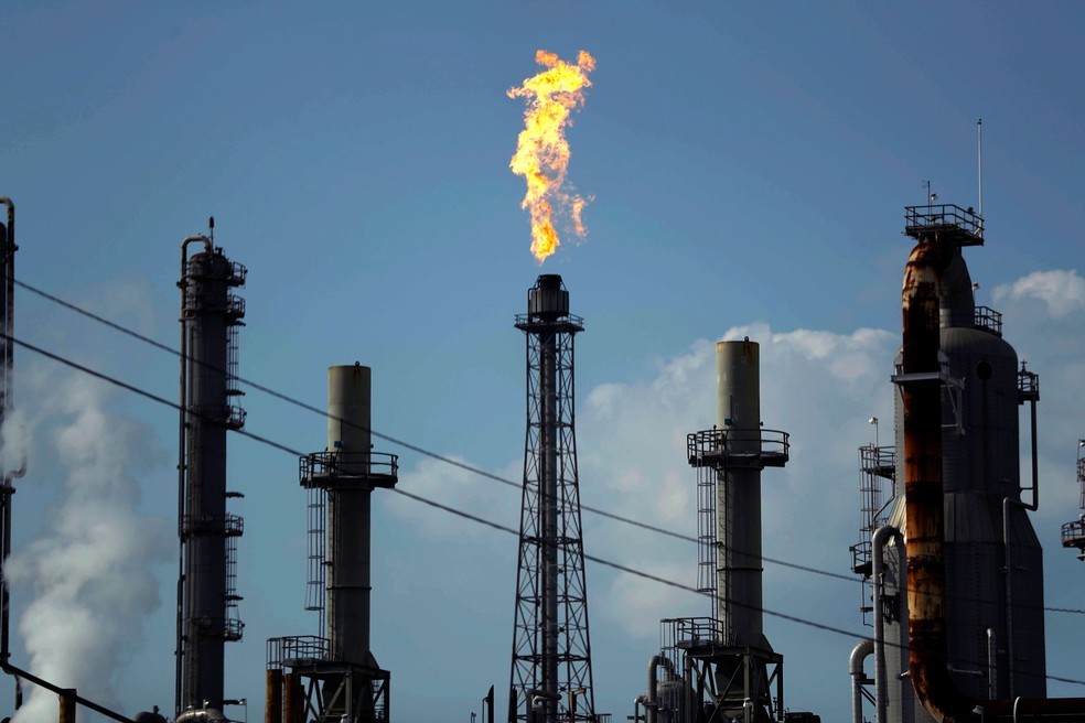 Opep pretende aumentar gradualmente a produção de petróleo nos próximos meses — Foto: Gregory Bull/AP/Arquivo