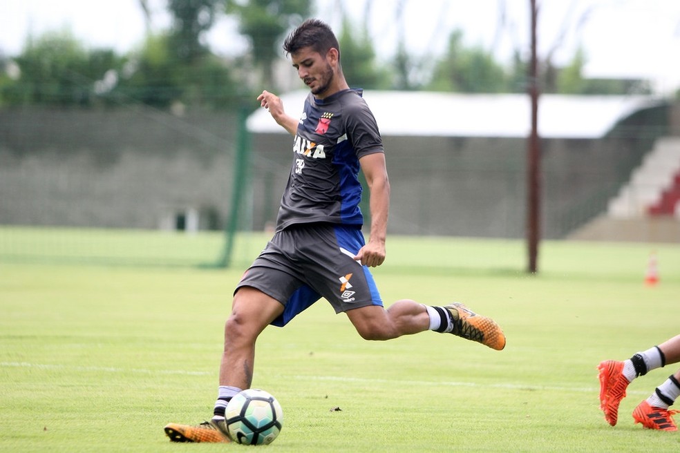 Ricardo Graça tem tido oportunidades neste começo de temporada (Foto: Paulo Fernandes/Vasco.com.br)