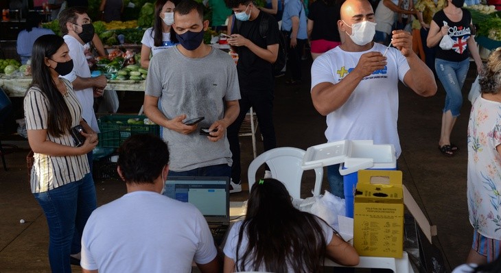 Palmas tem ação de vacinação contra a Covid-19 em feira neste domingo (13)
