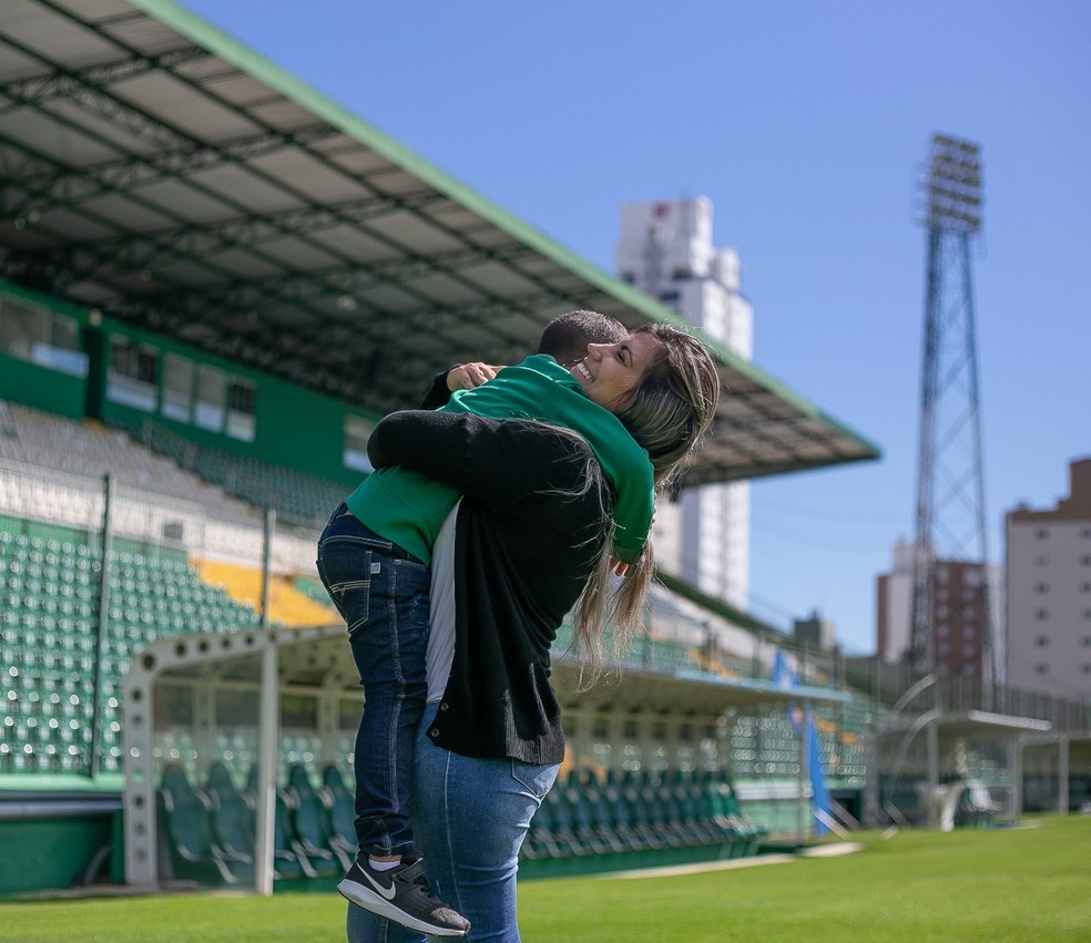 Em Nome Do Pai Filho De Danilo Da Chapecoense Recebe Apoio De Ceni Por Futuro Como Goleiroe Roberto Lorenzon