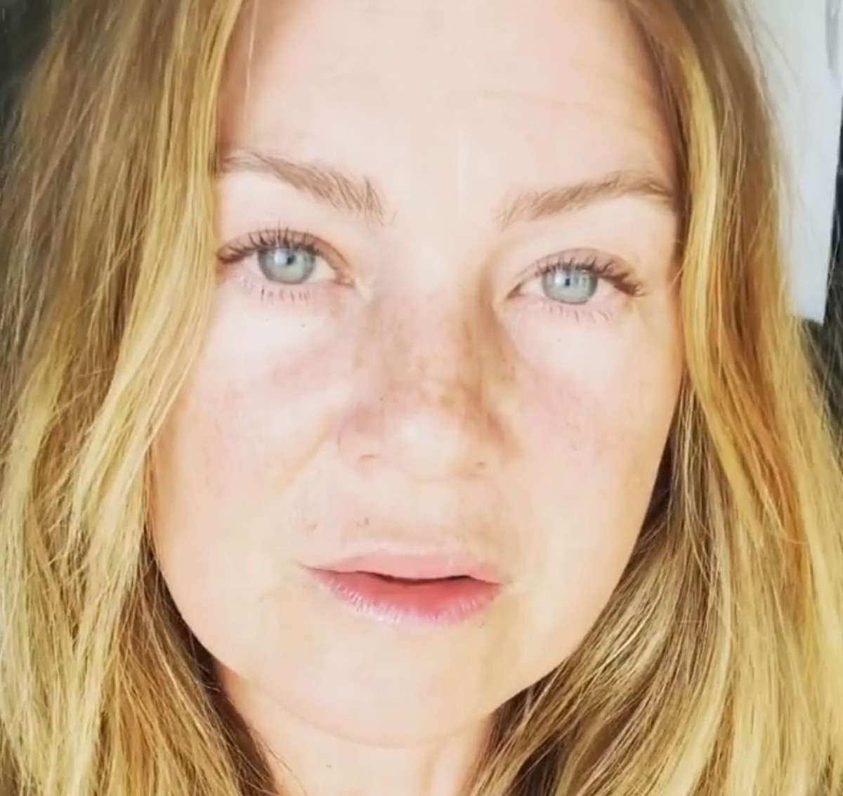 Ellen Pompeo De Grey S Anatomy Grava Video A Pedido Do Governador De Ny Fiquem Em Casa Pop Arte G1