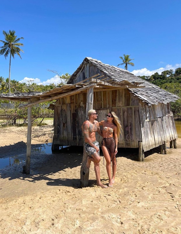 Fernando Medeiros e Aline Gotschalg na Bahia (Foto: Reprodução/Instagram)