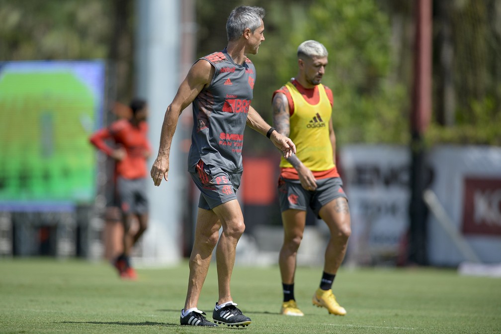 Paulo Sousa durante treino do Flamengo desta sexta-feira &mdash; Foto: Marcelo Cortes/Flamengo