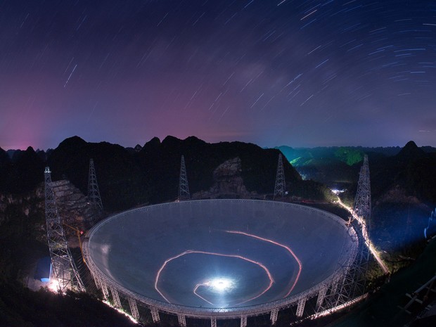 Telescópio mede o equivalente a 50 campos de futebol (Foto: Associated Press)