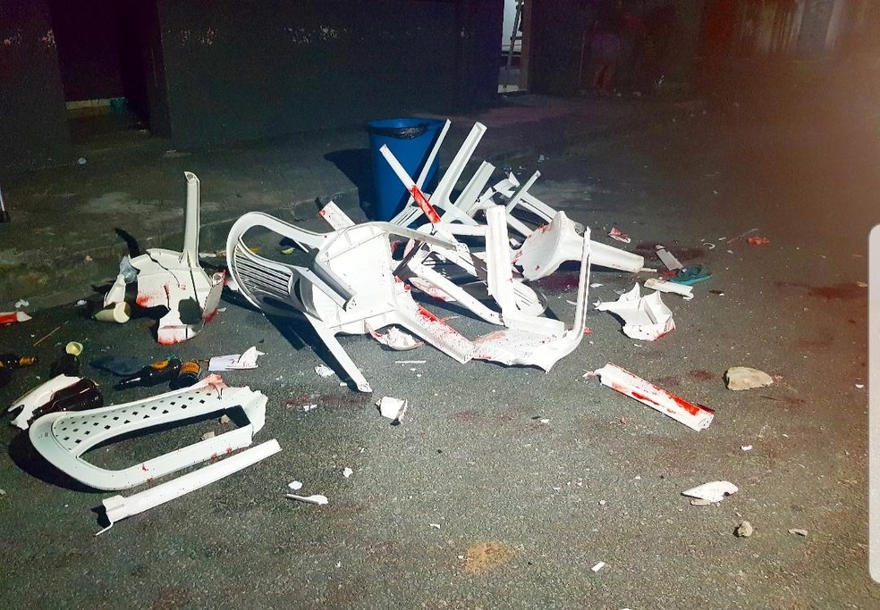 VÃ­timas estavam em um "espetinho" quando os criminosos atiraram nos clientes. â Foto: Rafaela Duarte