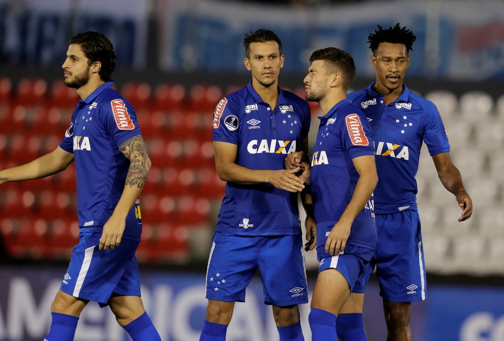 Hudson diz que Cruzeiro entregou classificação e que será preciso resolver problemas internos
