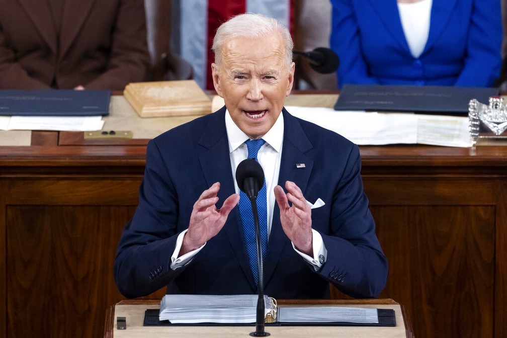 O presidente dos EUA, Joe Biden, durante seu primeiro discurso sobre o Estado da União, em março de 2022.  — Foto: Jim Lo Scalzo/Pool via AP