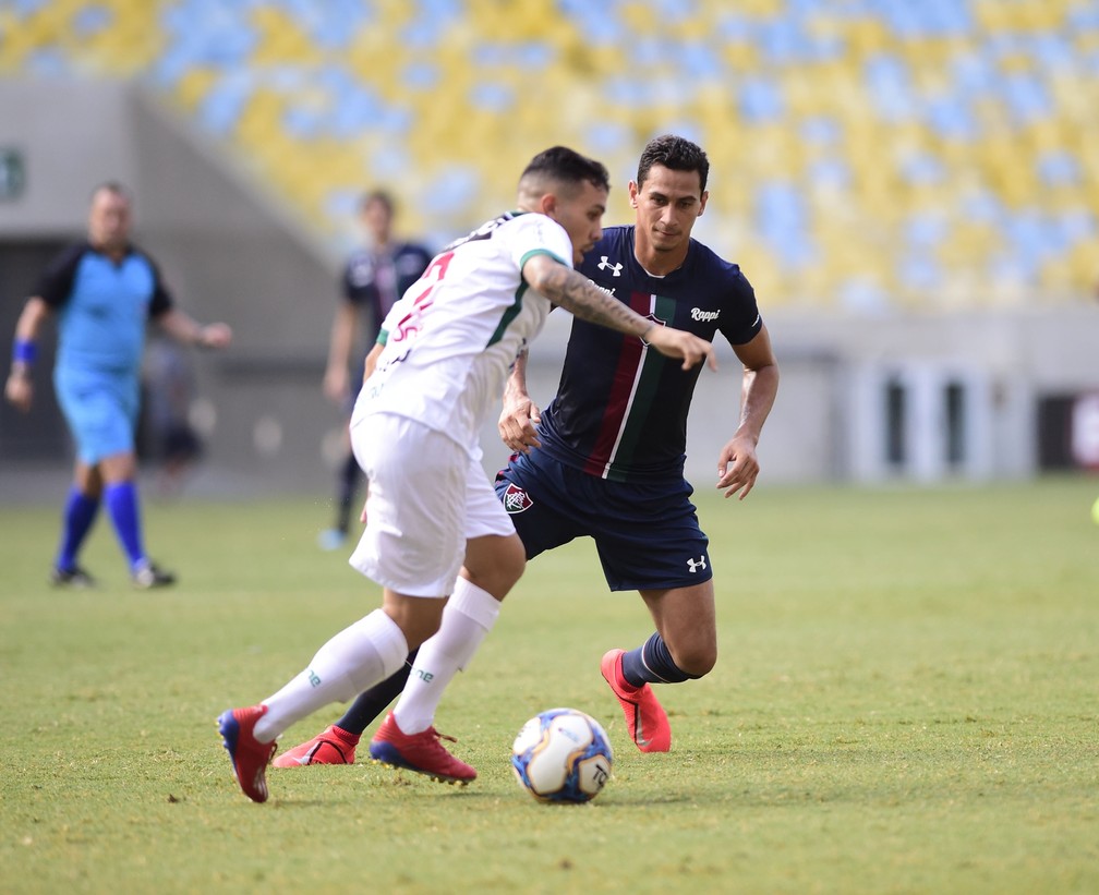 Ganso em ação contra a Cabofriense — Foto: André Durão/GloboEsporte.com