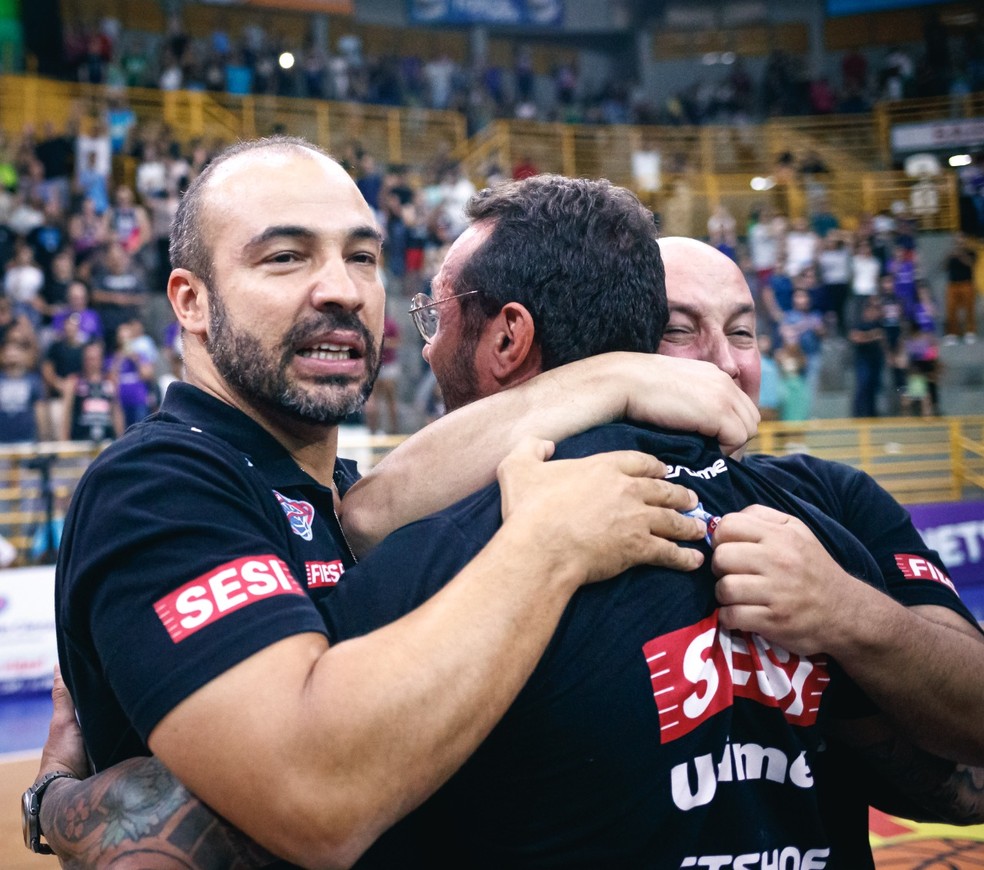 Paulistano conquista o seu segundo título paulista – Liga Nacional de  Basquete