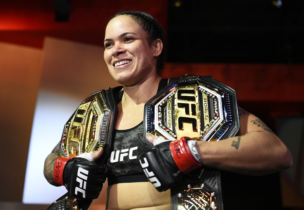 Amanda Nunes venceu Megan Anderson por finalização aos 2m03s do R1 — Foto: Getty Images
