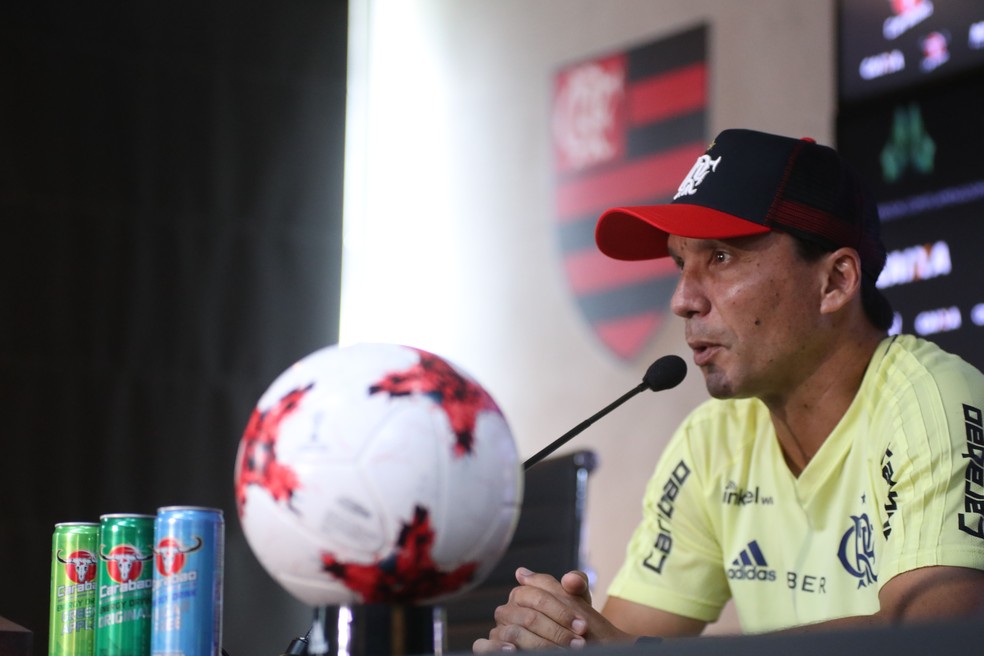 Zé Ricardo falou nesta sexta-feira no CT do Flamengo: semifinal é tratada com seriedade (Foto: Gilvan de Souza/Flamengo)