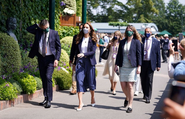 LONDON, ENGLAND - JULY 02: Catherine, Duchess of Cambridge during her official visit on day five of Wimbledon at The All England Lawn Tennis and Croquet Club, on July 2, 2021 in London, England. (Photo by Adam Davy - WPA Pool/Getty Images) (Foto: Getty Images)