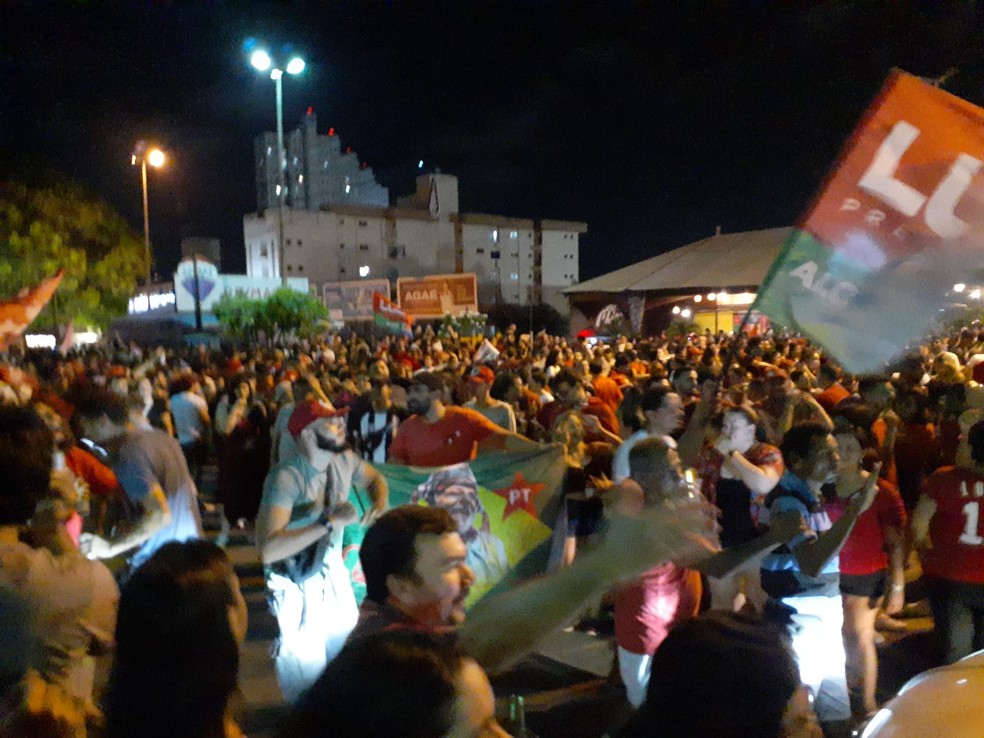 Festa dos eleitores do presidente eleito Lula em Natal (RN) — Foto: Sérgio Henrique Santos/Inter TV Cabugi