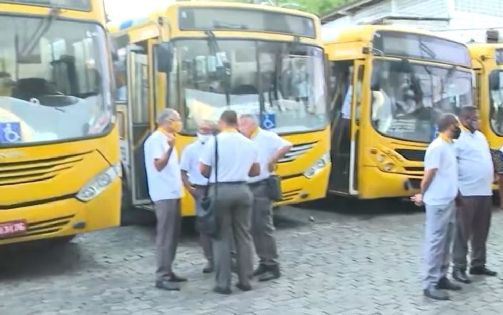 Funcionários do transporte público de Salvador fazem paralisação nesta quinta-feira — Foto: Reprodução/TV Bahia