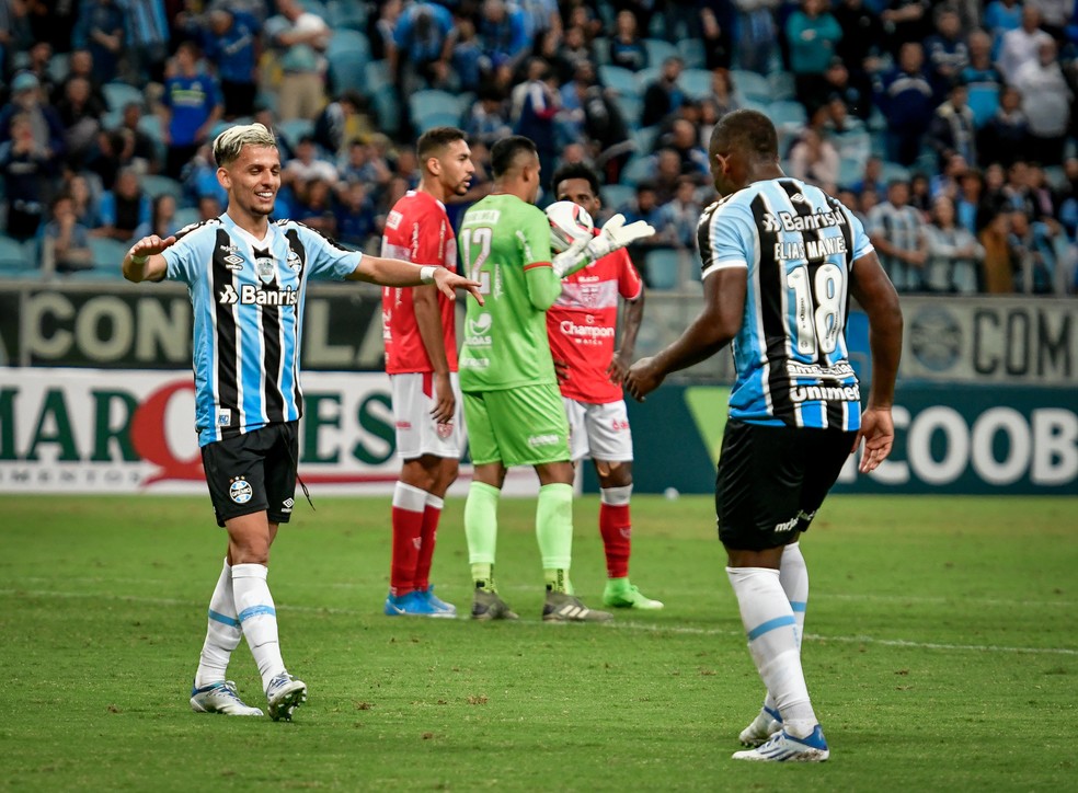 Ataque do Grêmio ganha forma e segue fazendo gols na Série B