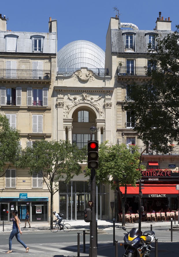 Fachada do prédio também é um tesouro: uma obra original de Rodin (Foto: Coleção Jérôme Seydoux-Pathé/BBC)