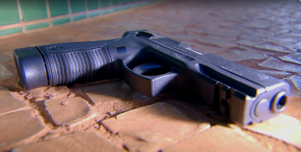 Modelo de arma comprado, em 2014, pela PolÃ­cia Civil do DF (Foto: TV Globo/ReproduÃ§Ã£o)