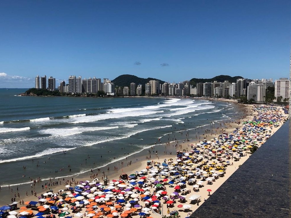 Jovem de 22 anos morre após se afogar no mar da Praia de Pitangueiras, em Guarujá, SP, e sofrer parada cardiorrespiratória — Foto: Vladimir Maria/Arquivo Pessoal