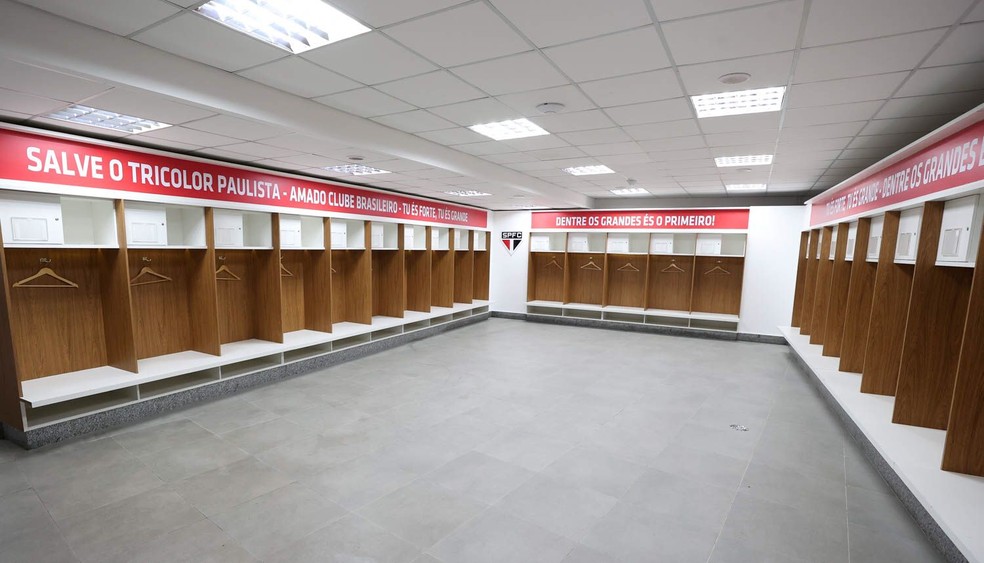 Palmeiras limpa vestiário do Morumbi após clássico com Santos; veja fotos