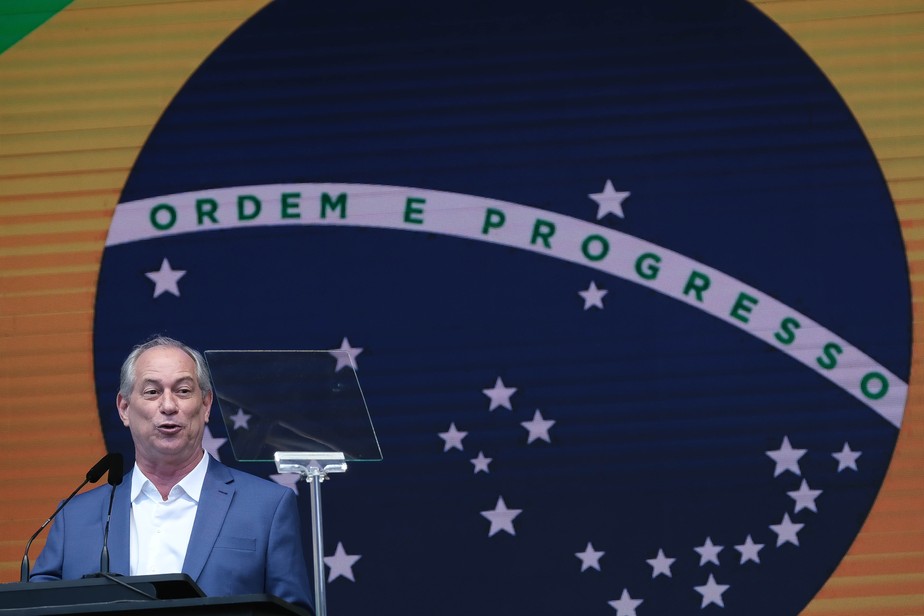 Ciro Gomes discursa na convenção nacional do PDT, que o oficializou a candidato à Presidência