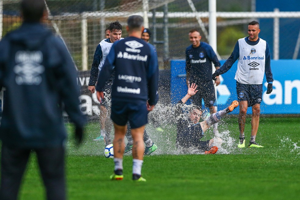 Maratona do Grêmio vai precisar de esforço do elenco (Foto: Lucas Uebel/Divulgação Grêmio)
