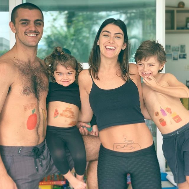 Felipe Simas e Mariana Uhlmann anunciaram a gravidez do terceiro filho  (Foto: Reprodução)