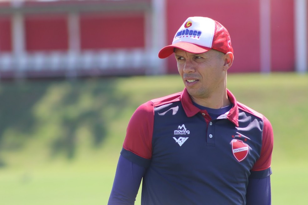 Higo Magalh&atilde;es deve assumir o comando do Manaus &mdash; Foto: Fernando Brito / Vila Nova F.C.
