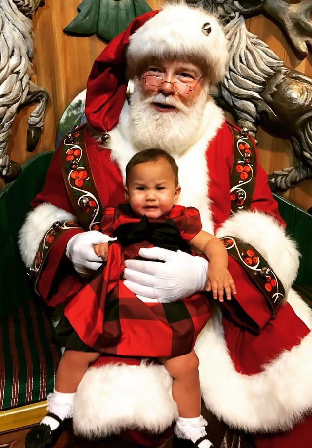 Luna conhece o Papai Noel (Foto: reprodução/Instagram)