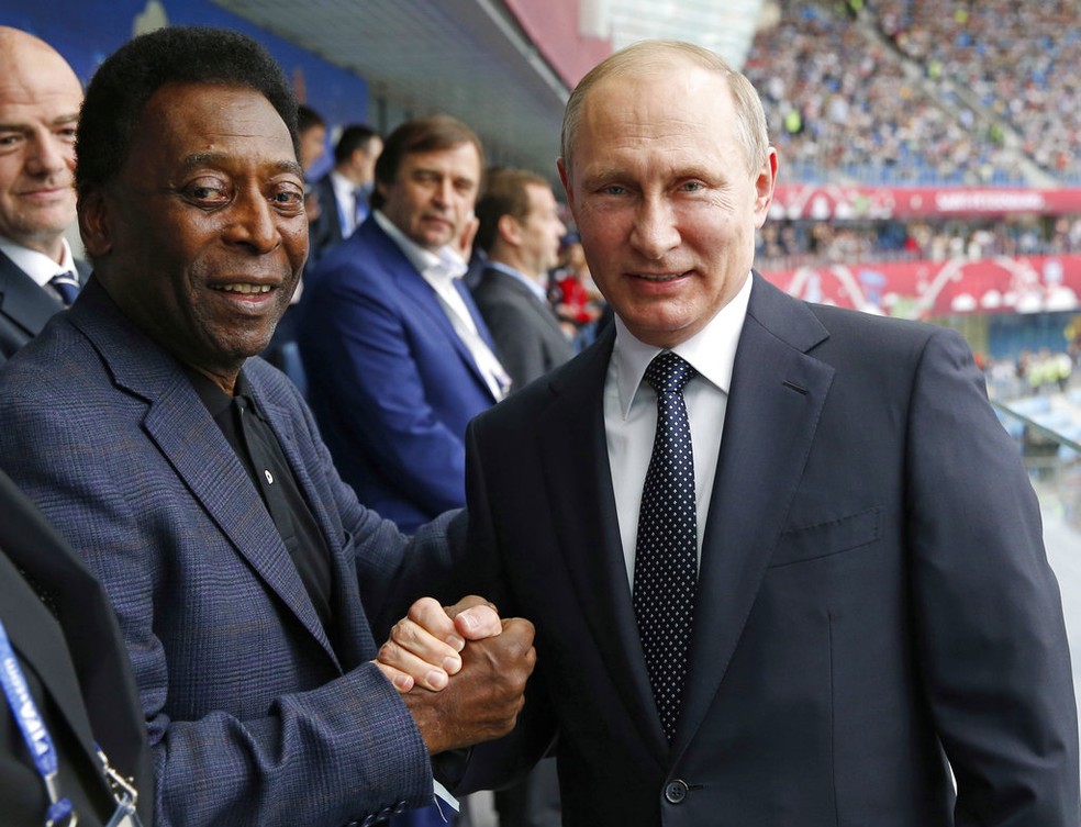 Pelé e Vladimir Putin, na abertura da Copa de 2018, em junho de 2018 — Foto: Dmitry Astakhov/AP
