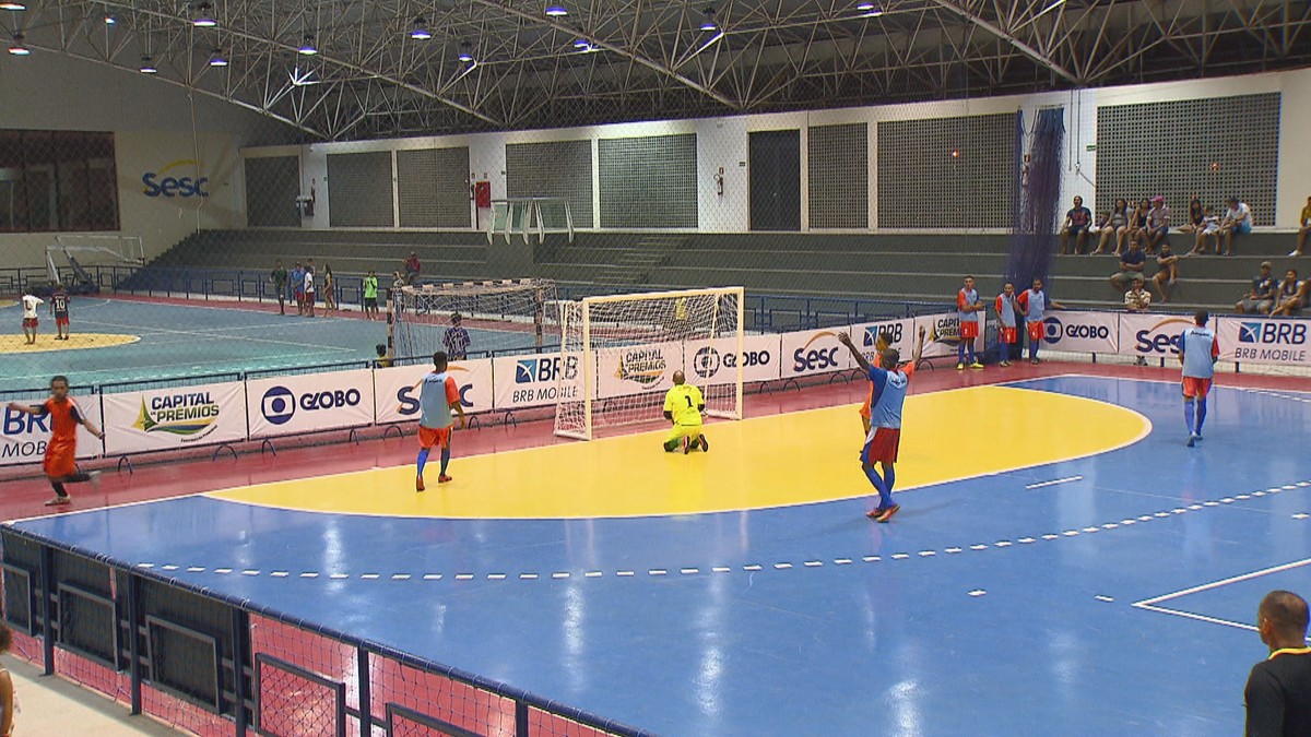 Ceilândia e Fercal empatam na abertura da Copa Brasília de Futsal copa brasília de futsal ge