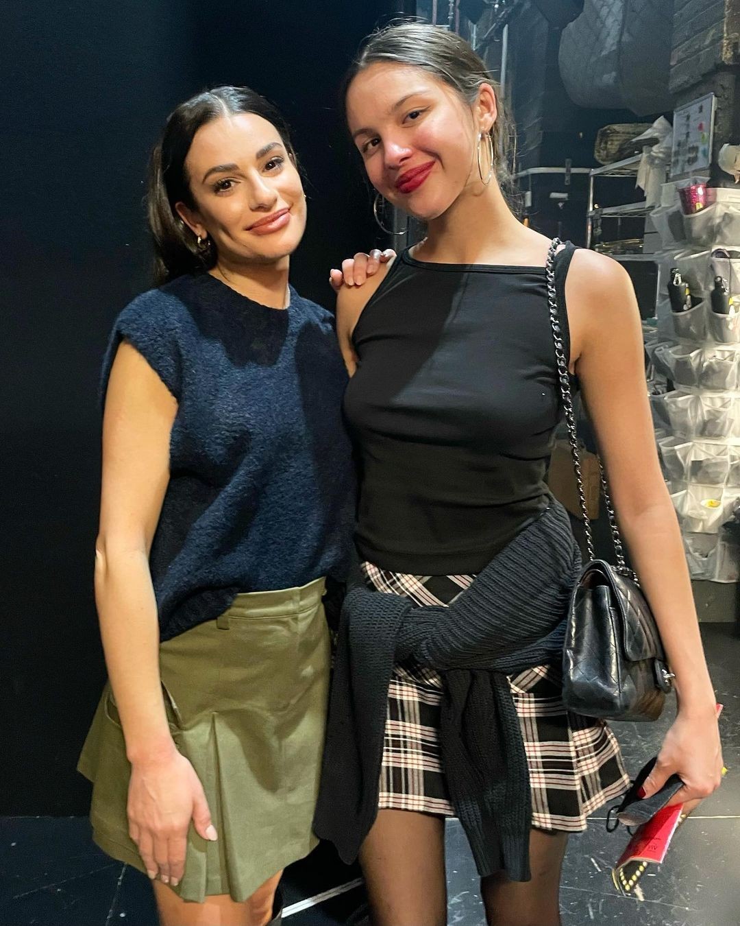 Lea Michelle e Olivia Rodrigo se encontram em bastidores da peça 'Funny Girl' (Foto: Reprodução/Instagram)