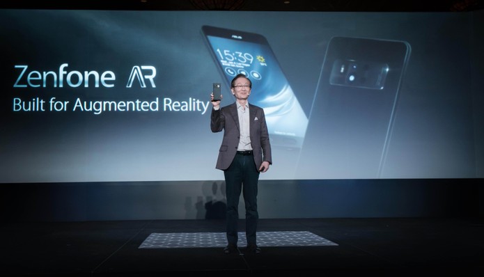 Asus mostra seus novos smartphones Zenfone AR e Zoom 3 na CES 2017 (Foto: Divulgação/Asus)