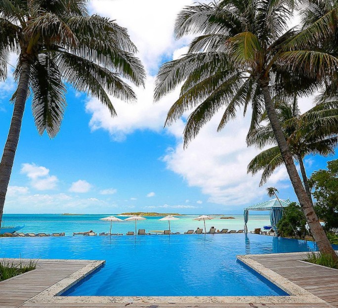 Kim Kardashian e Pete Davidson escolhem resort de luxo no Bahamas para fuga romântica (Foto: Reprodução/Instagram)