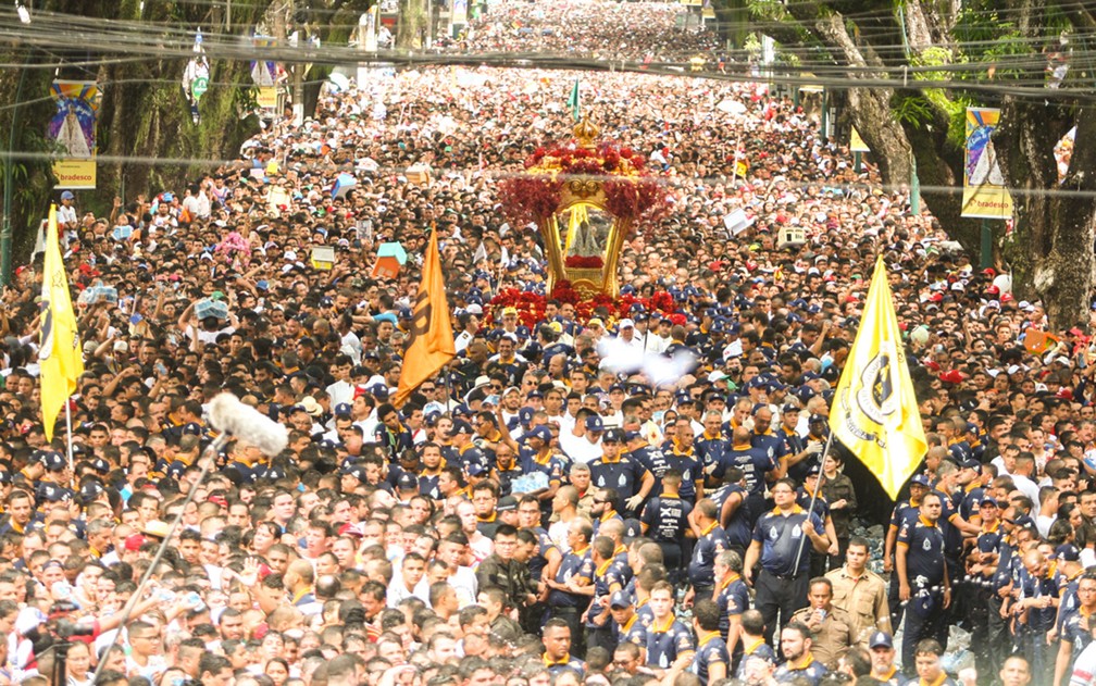 Fotos Multidao Acompanha Nossa Senhora De Nazare No Cirio 2019 Cirio De Nazare 2019 G1