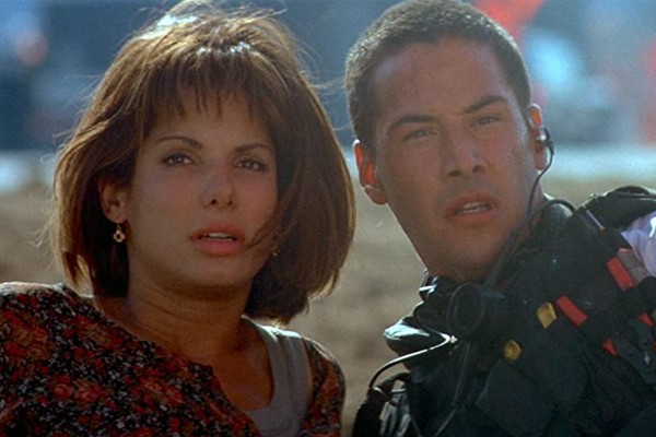 Sandra Bullock e Keanu Reeves em Velocidade Máxima (1994) (Foto: Reprodução)