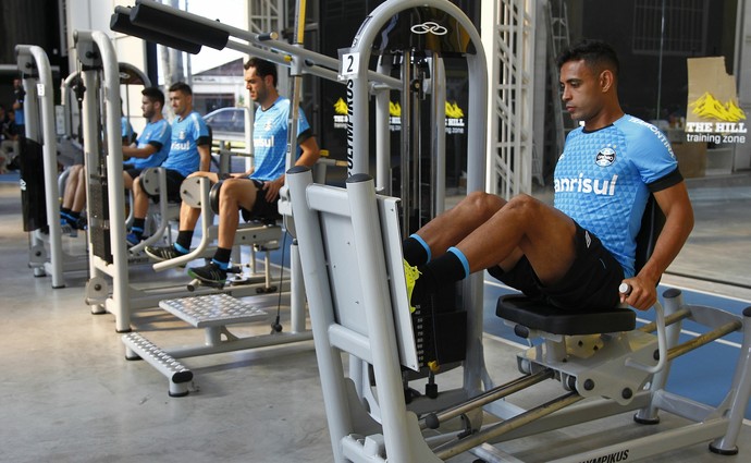 Sem Erazo, Grêmio valoriza grupo e dá nova vida a Werley no início de 2015