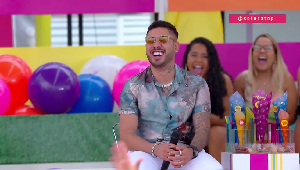 Kevinho durante participação no 'SóTocaTop Verão' — Foto: Globo