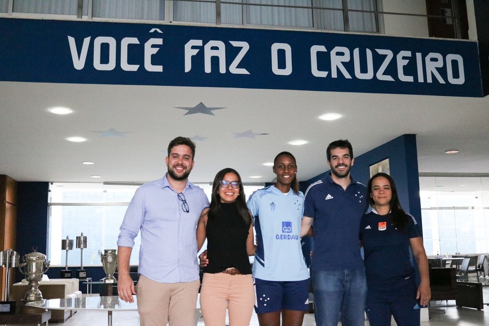 Kin Saito e Bárbara Fonseca Cruzeiro — Foto: Divulgação/ Cruzeiro