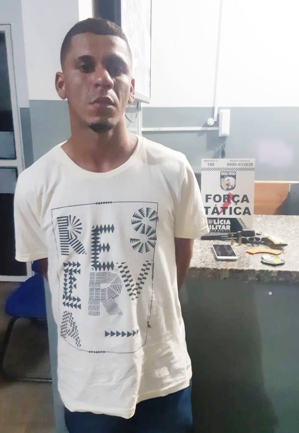 Jairo Bezerra Silva JÃºnior foi preso suspeito de tentar atirar na mulher dele em Pontes e Lacerda â Foto: PolÃ­cia Militar de Mato Grosso/Assessoria
