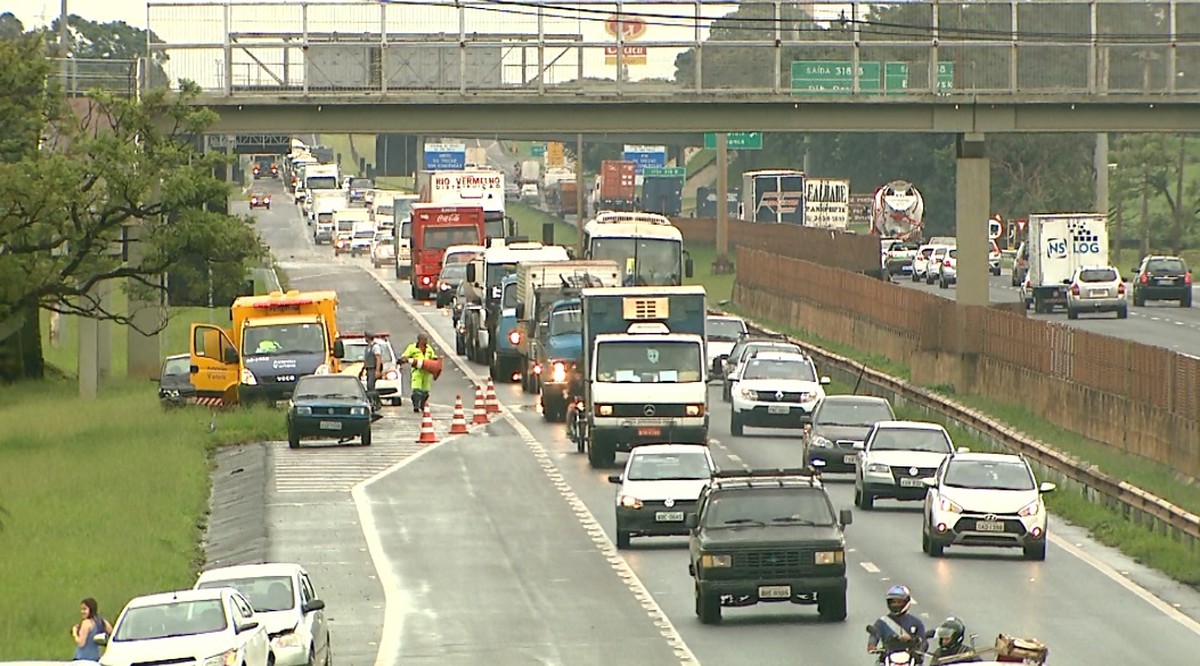 Sete colisões deixam o trânsito lento na Rodovia Anhanguera e na