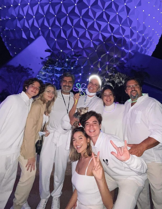 Sasha e João Figueiredo passam réveillon na Disney com Xuxa, Junno e mais familiares (Foto: Reprodução/Instagram)